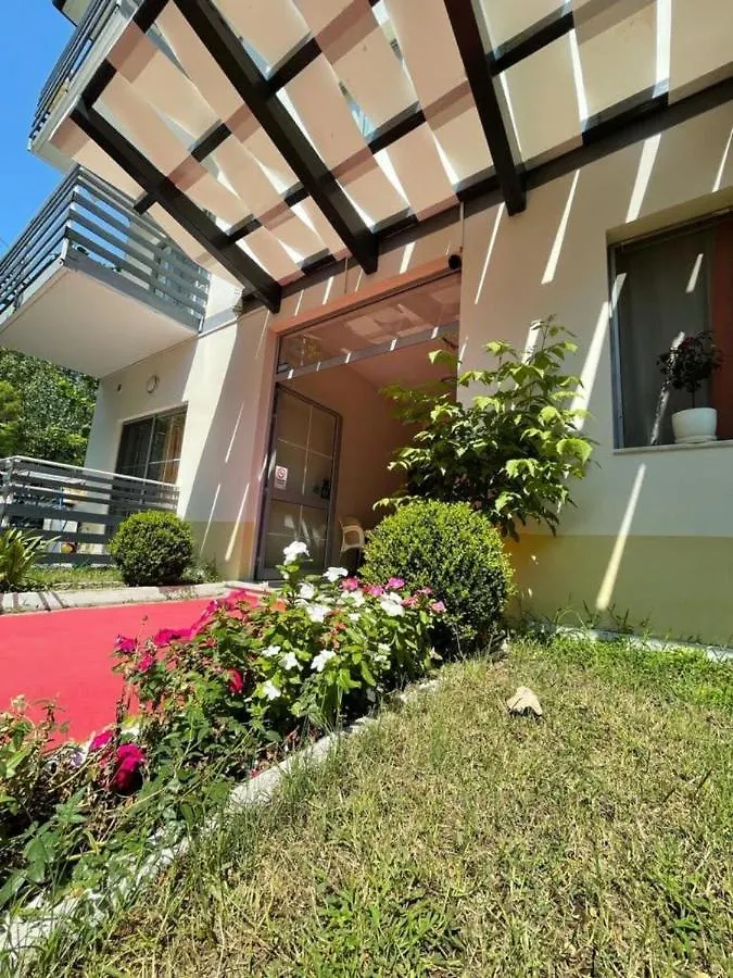 ***  Aparthotel Vila Tufi Velipojë Albánie