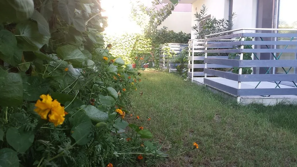 Aparthotel Vila Tufi Velipoja 3*,  Albánia